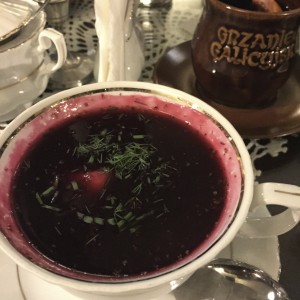 Sopa de remolacha polaca
